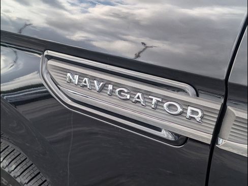 Used 2024 Lincoln Navigator L Reserve AWD/4WD image 23