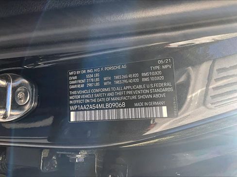 Used 2021 Porsche Macan image 30