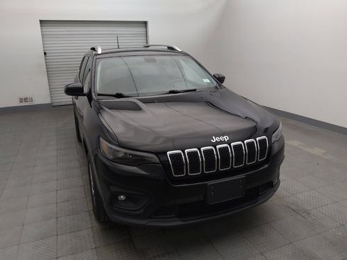 Used 2019 Jeep Cherokee Latitude Plus AWD/4WD image 14