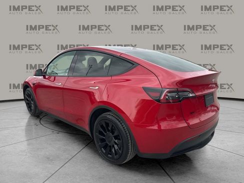 Used 2022 Tesla Model Y Long Range image 3