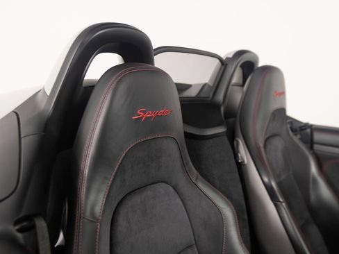 Certified 2021 Porsche 718 Boxster Spyder RWD image 38