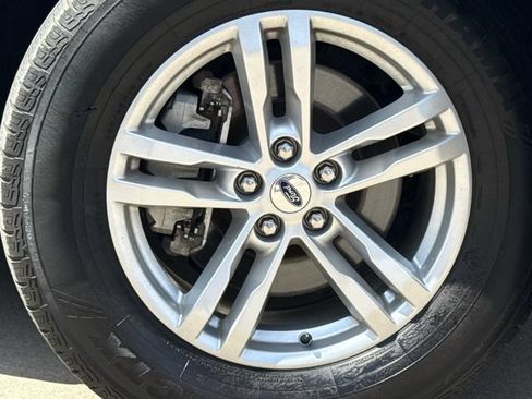 Used 2023 Ford Explorer 4WD image 9