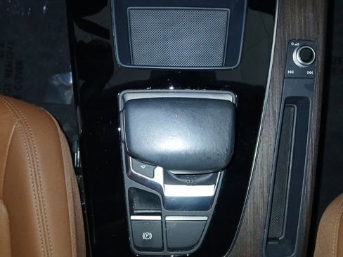 Used 2022 Audi Q5 2.0T Premium w/ Convenience Package image 39