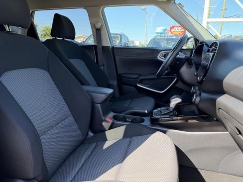 Used 2023 Kia Soul S image 24