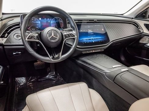 Used 2024 Mercedes-Benz E 350 4MATIC Sedan image 7