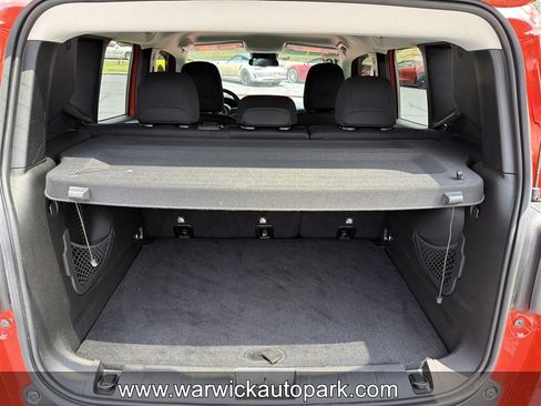 Used 2016 Jeep Renegade Latitude w/ Safety & Security Group AWD/4WD image 14