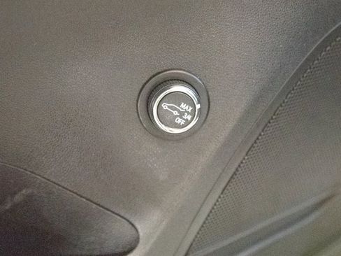 Used 2023 Buick Envision Preferred image 17