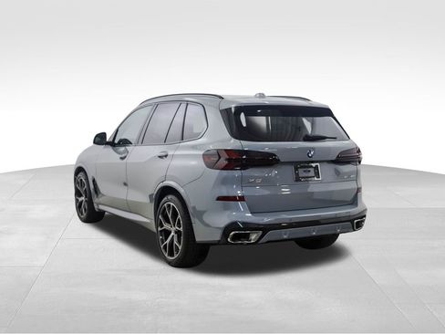 Used 2026 BMW X5 xDrive40i w/ M Sport Package image 3