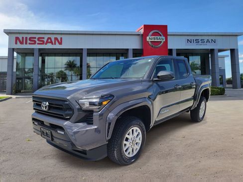 Used 2024 Toyota Tacoma SR5 RWD image 10