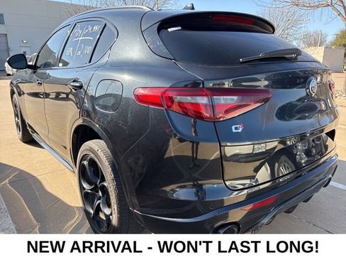 Used 2022 Alfa Romeo Stelvio Veloce image 6