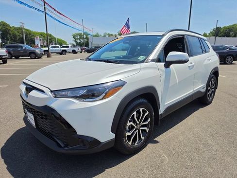 Used 2024 Toyota Corolla Cross AWD Hybrid w/ Moonroof Package image 3