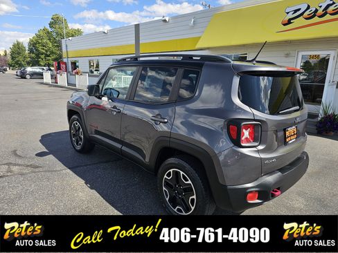 Used 2017 Jeep Renegade Trailhawk image 2