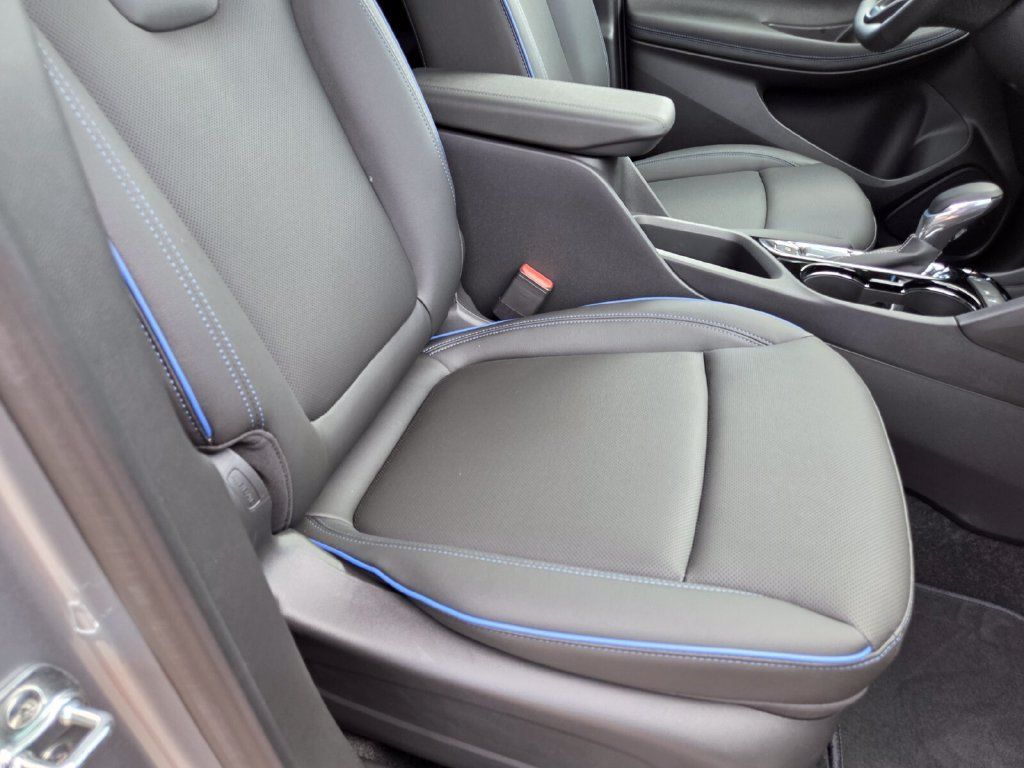 Used 2025 Buick Encore GX Sport Touring w/ Comfort Package FWD image 28