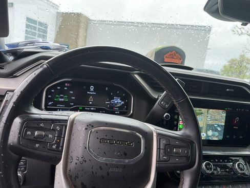 Used 2024 GMC Sierra 3500 Denali w/ Denali Reserve Package image 16