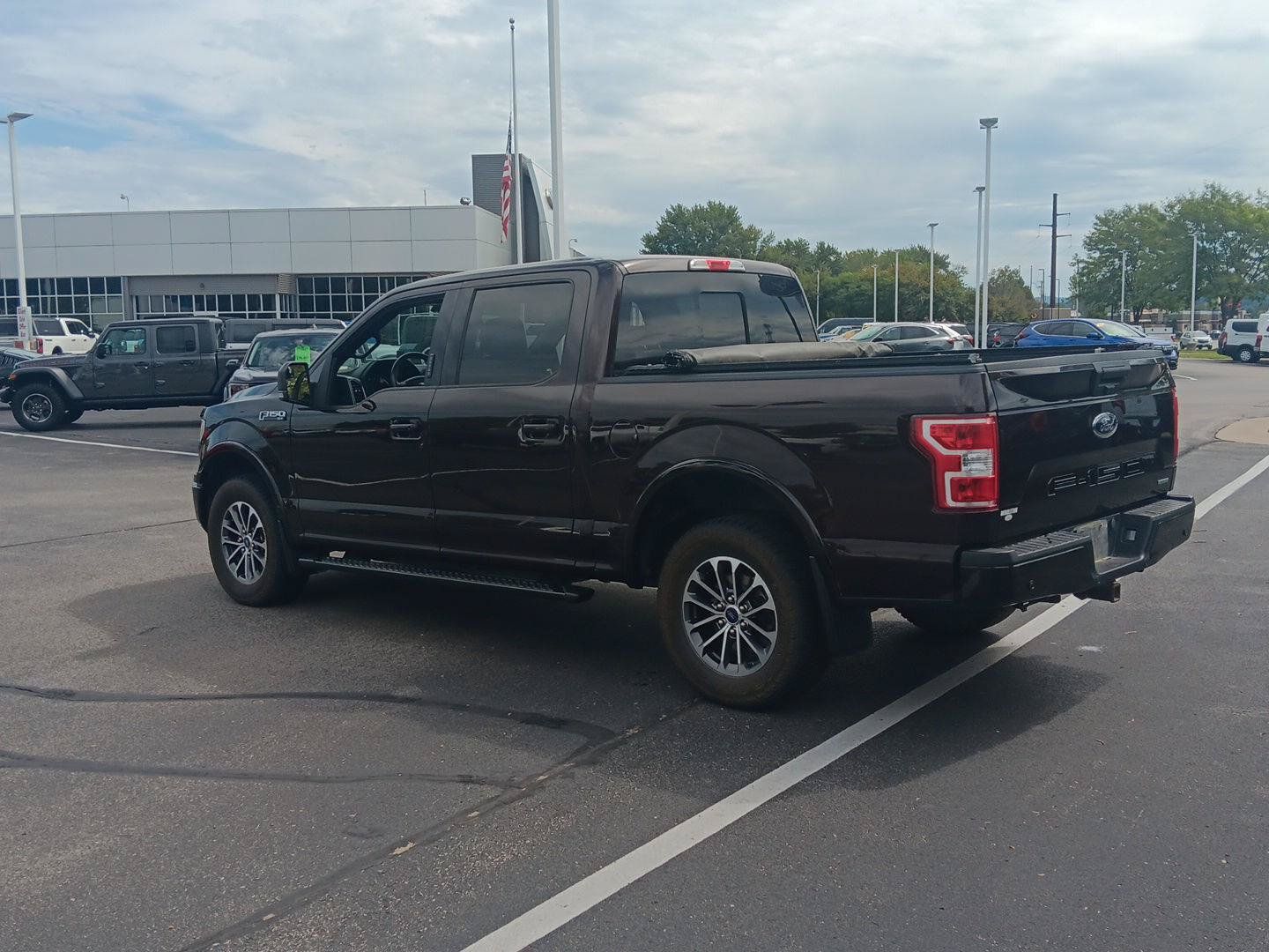 Used 2019 Ford F150 XLT w/ Equipment Group 302A Luxury AWD/4WD image 8