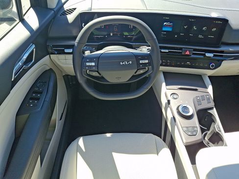 New 2026 Kia Sportage EX AWD/4WD image 7