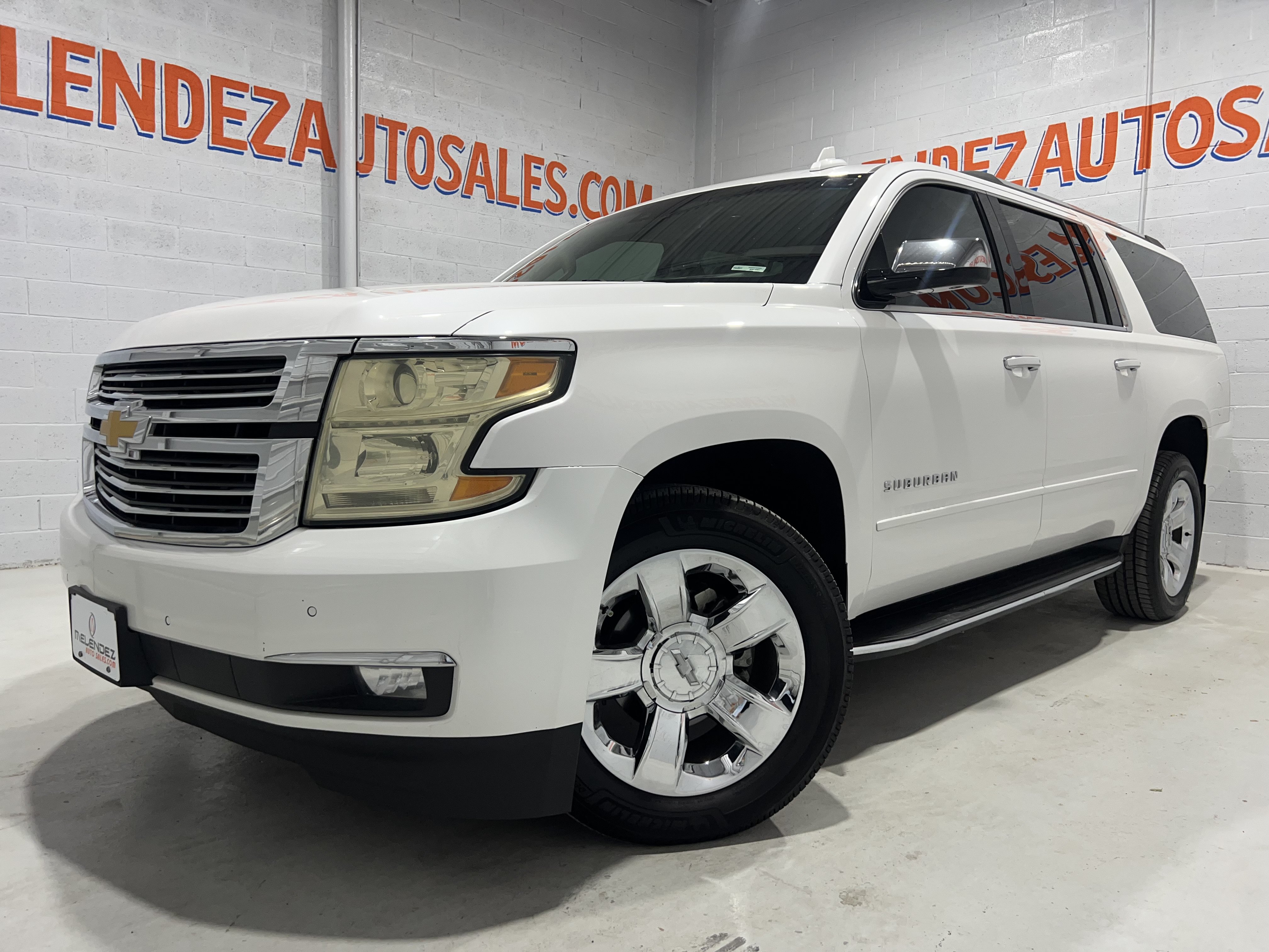 Used 2019 Chevrolet Suburban Premier AWD/4WD image 1