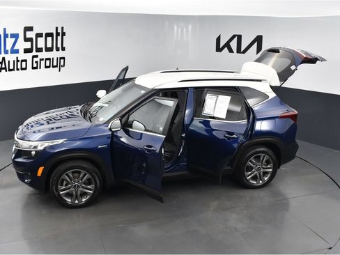 Used 2021 Kia Seltos S AWD/4WD image 30