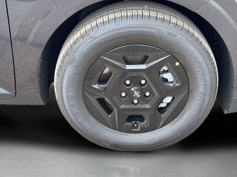 New 2026 Kia Carnival LX image 9