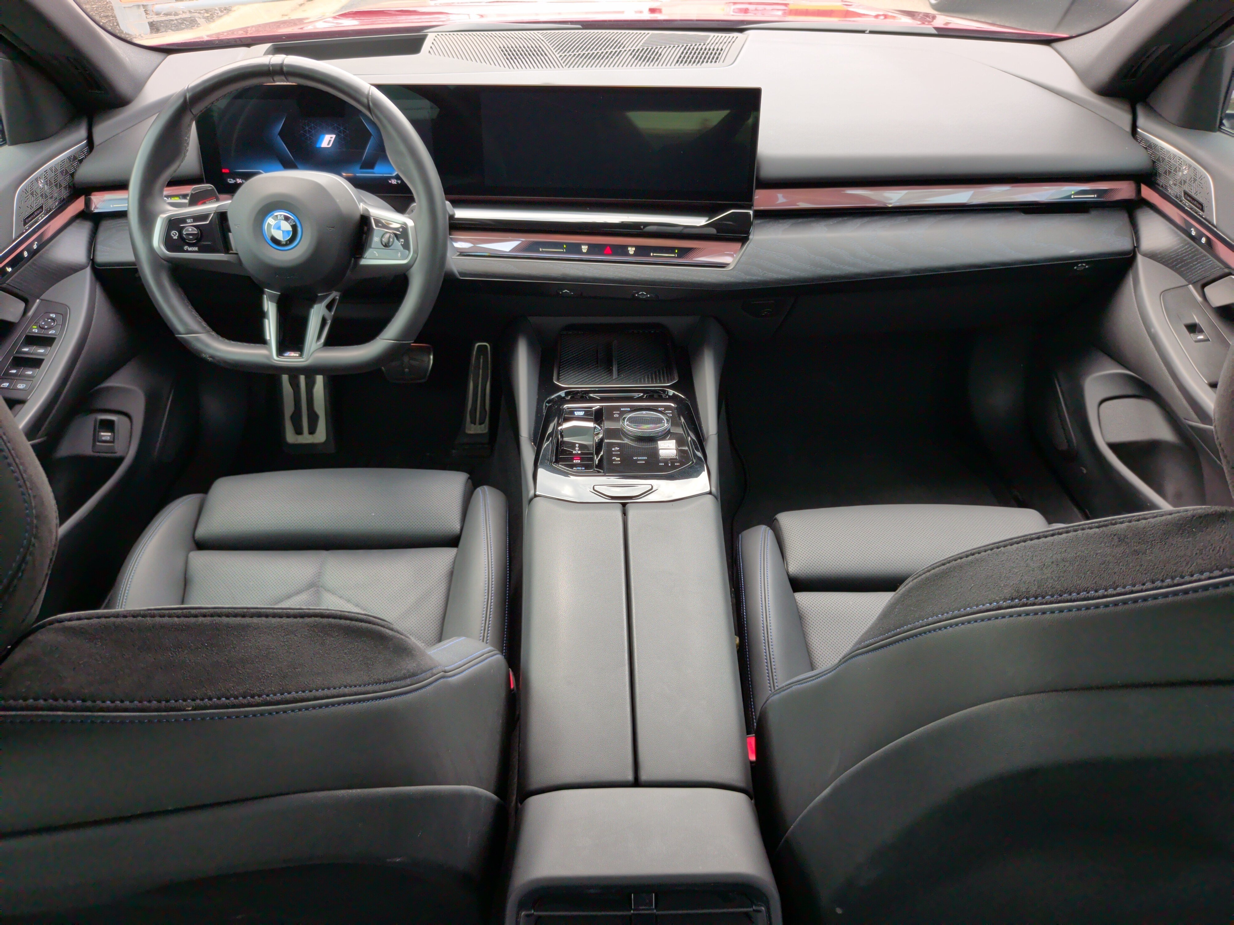 Certified 2024 BMW i5 eDrive40i w/ M Sport Package RWD image 31