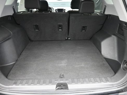 Used 2023 GMC Terrain SLE FWD image 9