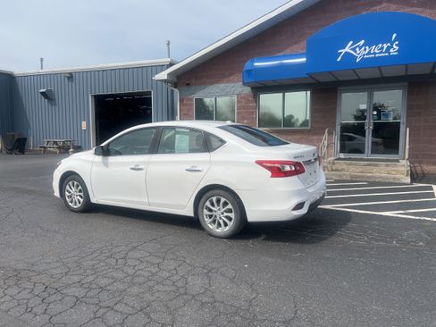 Used 2019 Nissan Sentra SV image 4