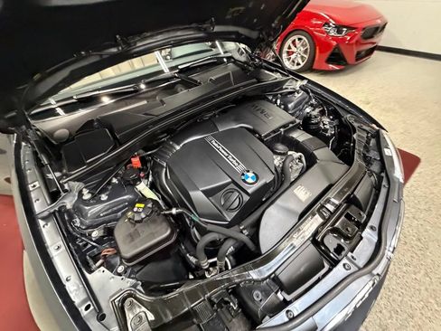 Used 2013 BMW 135i Convertible RWD image 28