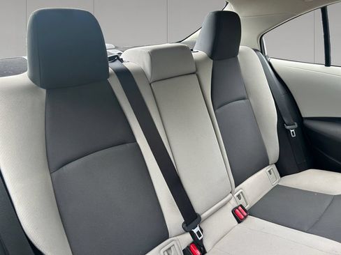 Used 2025 Toyota Corolla LE AWD/4WD image 18
