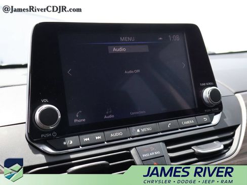 Used 2025 Nissan Altima 2.5 SV FWD image 32