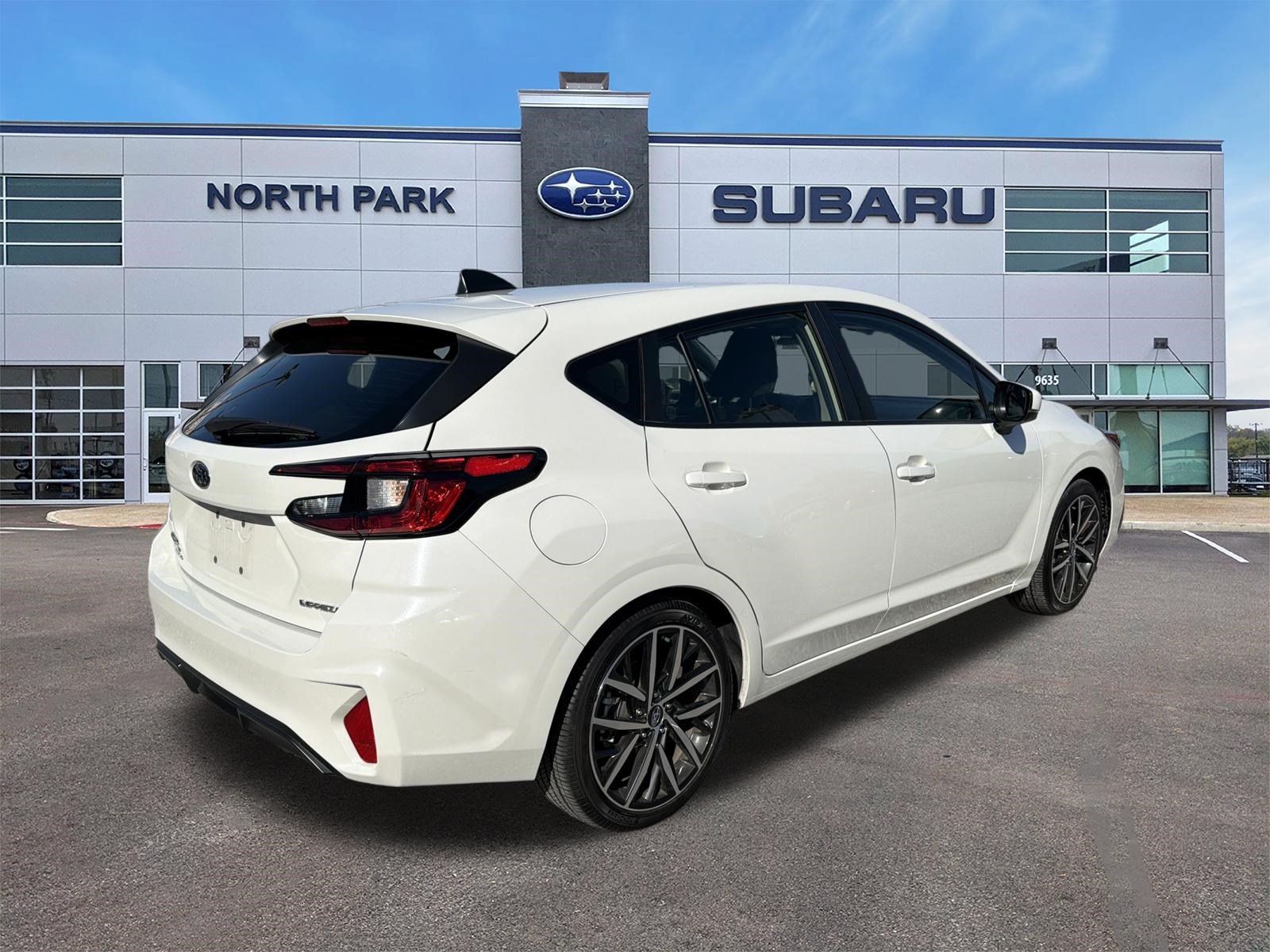 Used 2024 Subaru Impreza 2.0i Sport AWD/4WD image 3