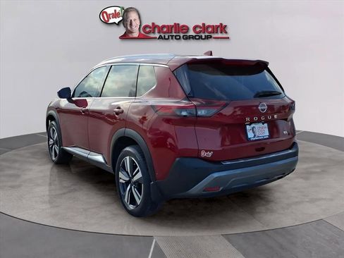 Used 2023 Nissan Rogue SL w/ SL Premium Package image 4