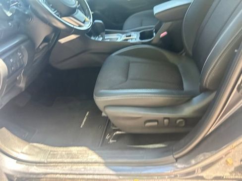 Used 2022 Subaru Forester Premium AWD/4WD image 13