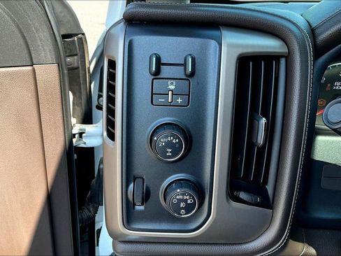 Used 2018 GMC Sierra 1500 Denali AWD/4WD image 18