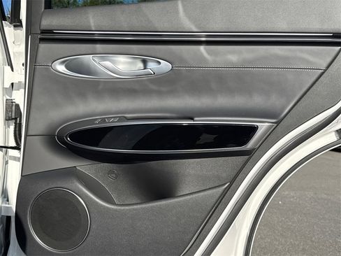 New 2026 Genesis GV70 2.5T image 16