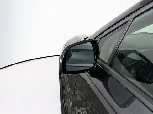 Used 2025 Kia Carnival FWD image 16