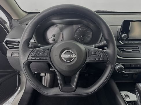 Used 2024 Nissan Altima 2.5 S image 11