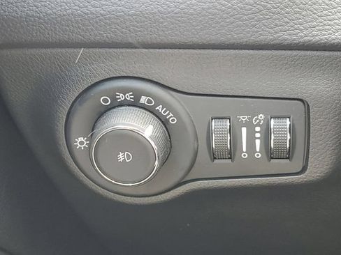Used 2019 Jeep Compass Latitude AWD/4WD image 19