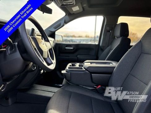 New 2026 Chevrolet Silverado 1500 Custom Trail Boss w/ LPO, Dark Essentials Package image 10