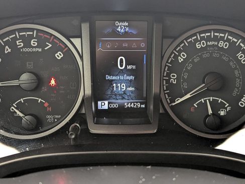 Used 2022 Toyota Tacoma TRD Sport AWD/4WD image 27