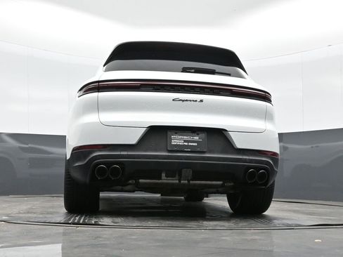Certified 2025 Porsche Cayenne S AWD/4WD image 36