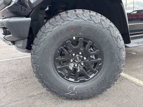 New 2025 Ford Bronco Raptor w/ Interior Carbon Fiber Pack AWD/4WD image 38