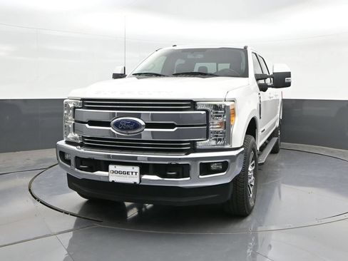 Used 2017 Ford F250 Lariat w/ Lariat Value Package AWD/4WD image 26