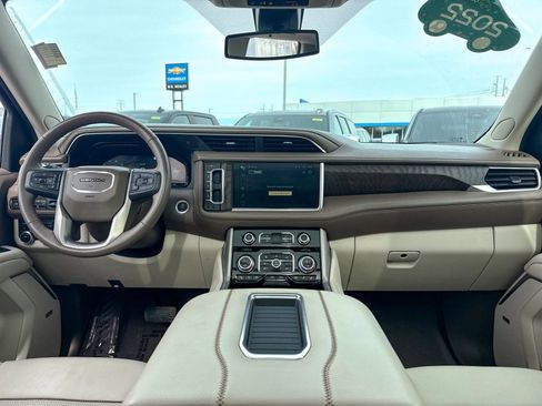 Certified 2022 GMC Yukon Denali image 27