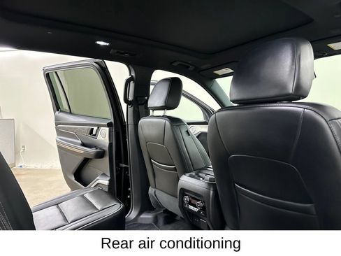 Used 2025 Buick Enclave Avenir w/ Super Cruise Package AWD/4WD image 25