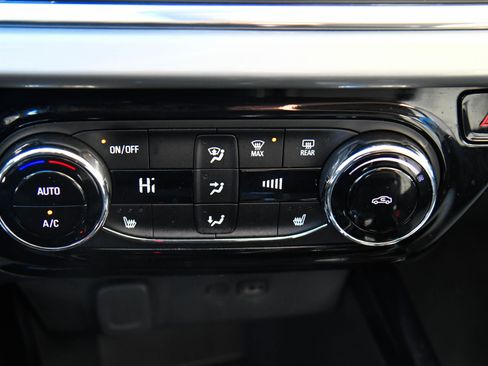 Used 2025 Chevrolet Trax LT w/ LT Convenience Package image 22