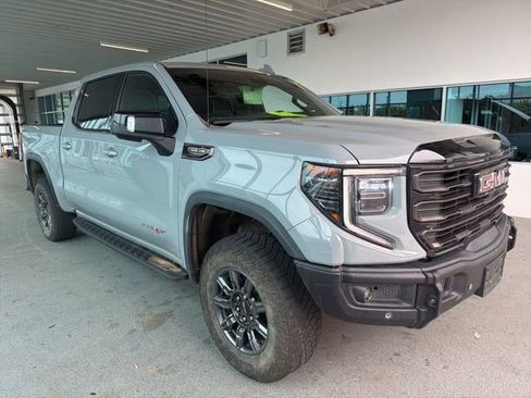 Used 2025 GMC Sierra 1500 AT4X image 11