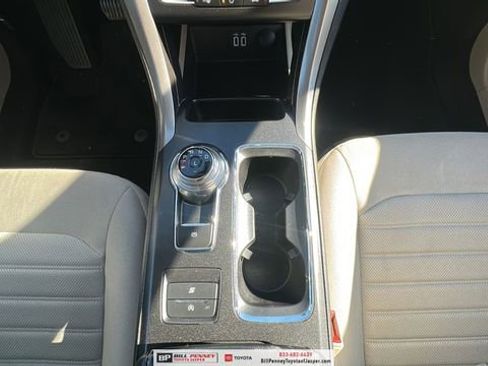 Used 2020 Ford Fusion SE image 9
