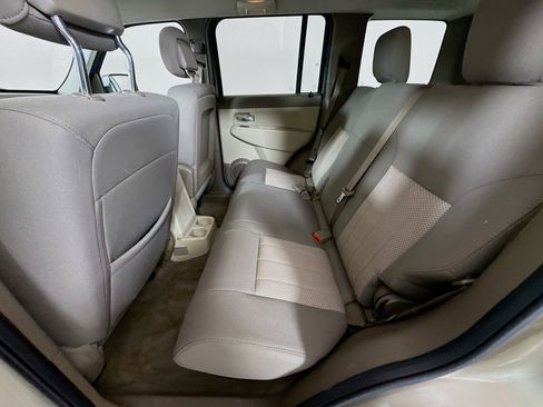 Used 2010 Jeep Liberty Sport w/ Popular Equipment Group image 16