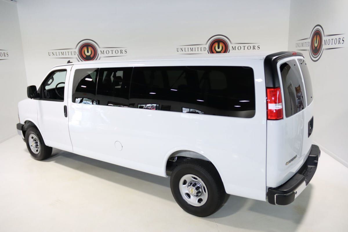 Used 2025 Chevrolet Express 3500 LT w/ LT Preferred Equipment Group RWD image 12