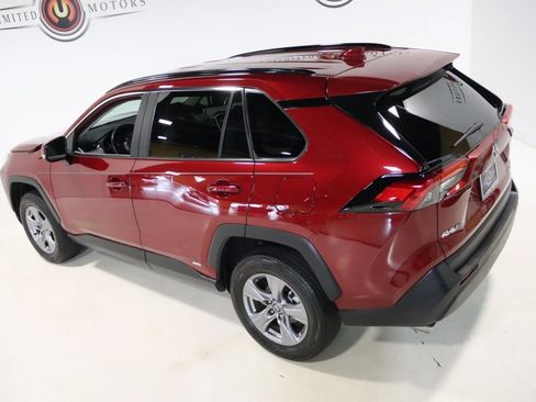 Used 2022 Toyota RAV4 XLE image 21